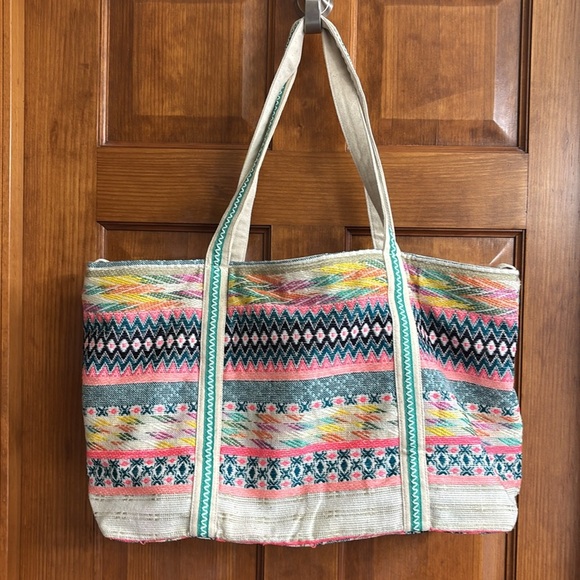 America & Beyond beaded tote - Picture 13 of 13